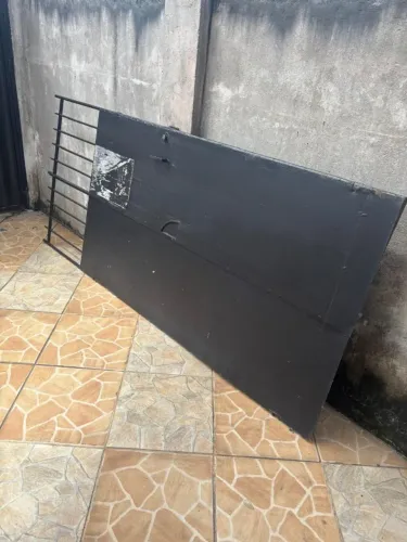 Portões em chapa grossa e ferro