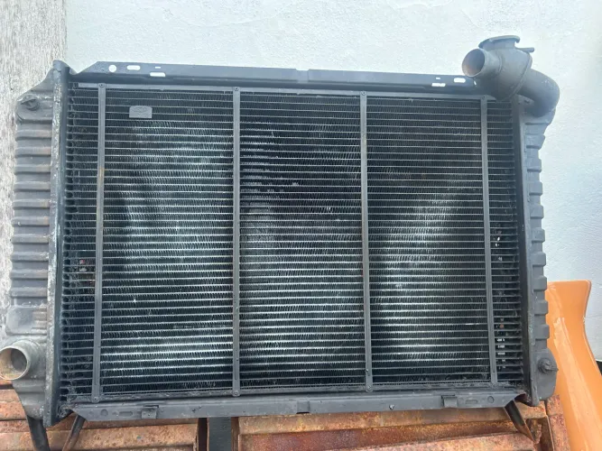 Radiador da F1000 93,94 e 95