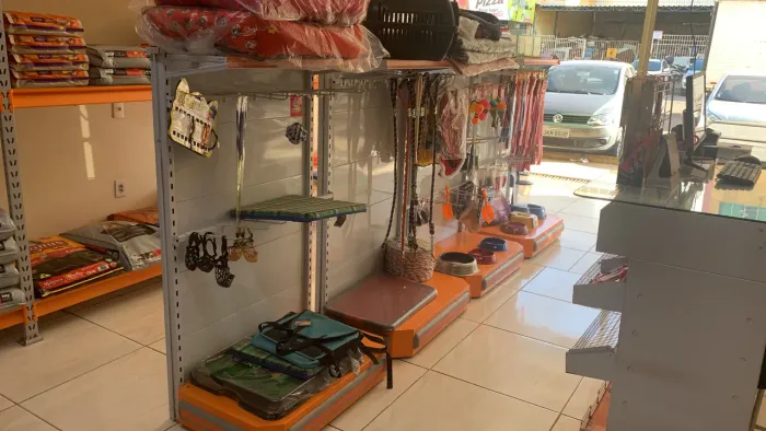 ? GÔNDOLA À VENDA!
