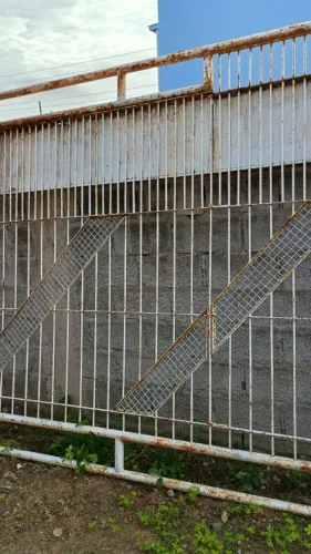 Portão de ferro 2,98 x 2,20