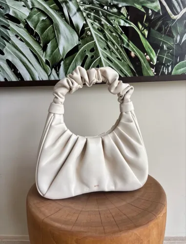 Bolsa JW PEI na cor branca 