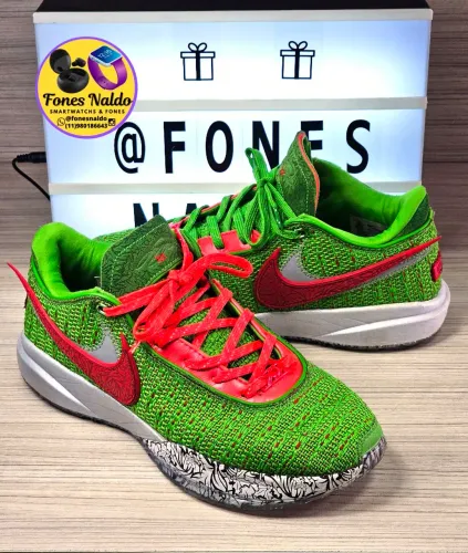 Nike LeBron 20 edição de Natal