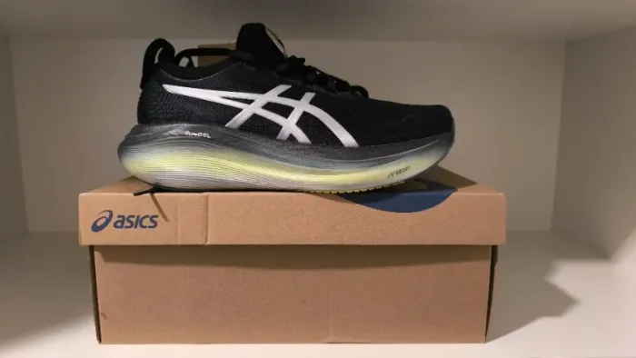 Tênis Asics Nimbus 27 - Tamanho 39 - Original