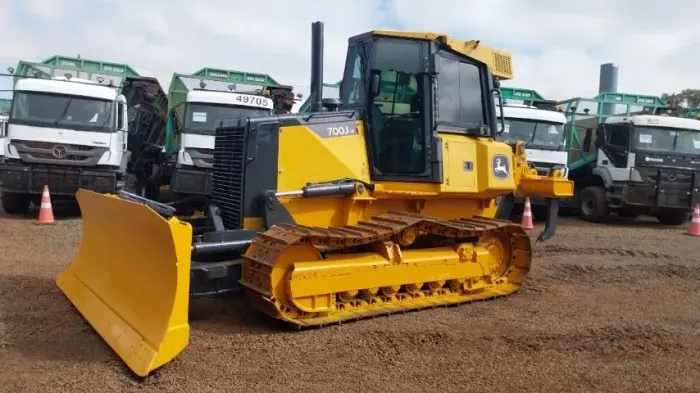 Trator de esteira John Deere 700J
