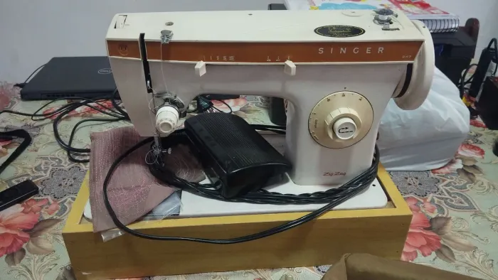 Máquina de Costura Singer
