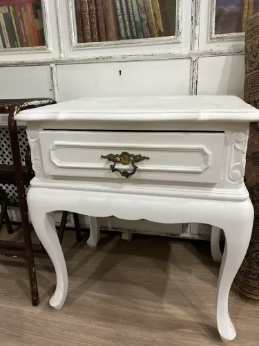 Mesinha de cabeceira 