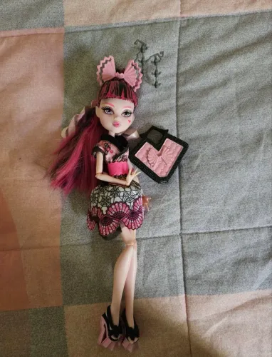 Monster High Draculaura Exchange