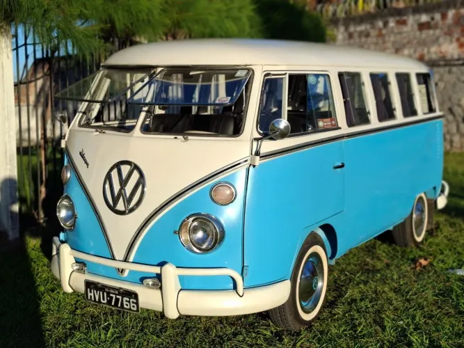 Volkswagen Kombi Standard/ Luxo/ Serie Prata 1975