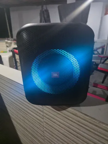 Caixa de som jbl , patrybox perfeita
