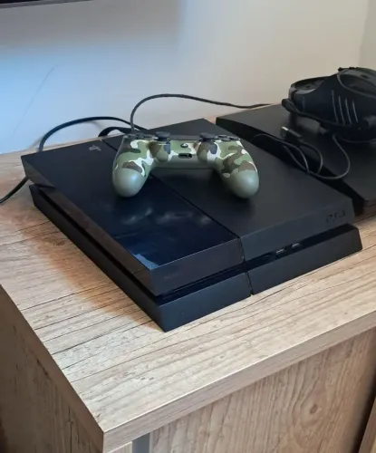 Playstation 4 +16 jogos digitais