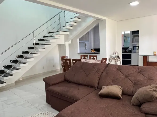 Sobrado com 3 dormitórios à venda, 150 m² por R$ 1.200.000,00 - Village Veneza - Goiânia/G