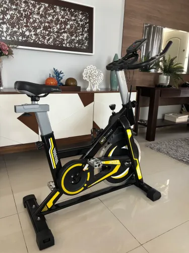 Bicicleta Ergométrica WCT Fitness 