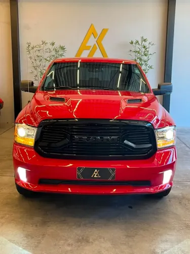 Ram Classic Laramie Night Edition 5.7 V8 16V Gasolina 4X4 Aut. 2022
