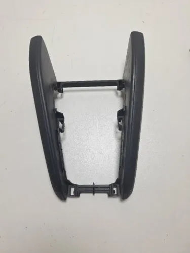 Acabamento Console Central Nissan Kicks S 2019 5p Automático