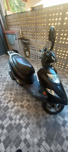 Suzuki Burgman 125i 2012 - Muito bem cuidada e pronta para rodar!