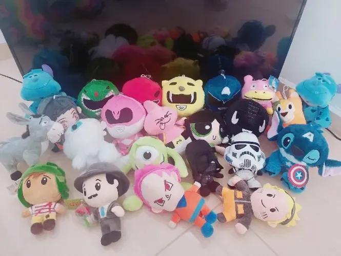23 Pelúcias de personagens diversos