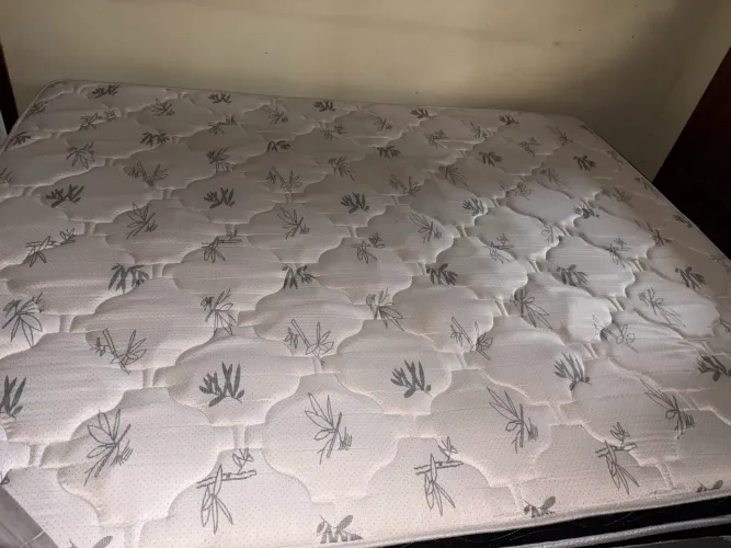 Cama box queen