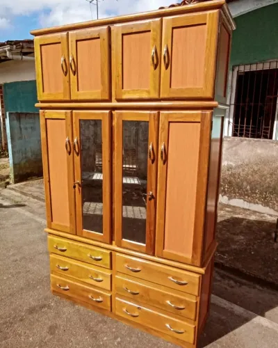 Roupeiro casal 4 portas madeira de lei novo!
