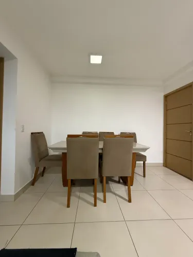Mesa retangular 90x180 seis lugares, tampo de vidro nude