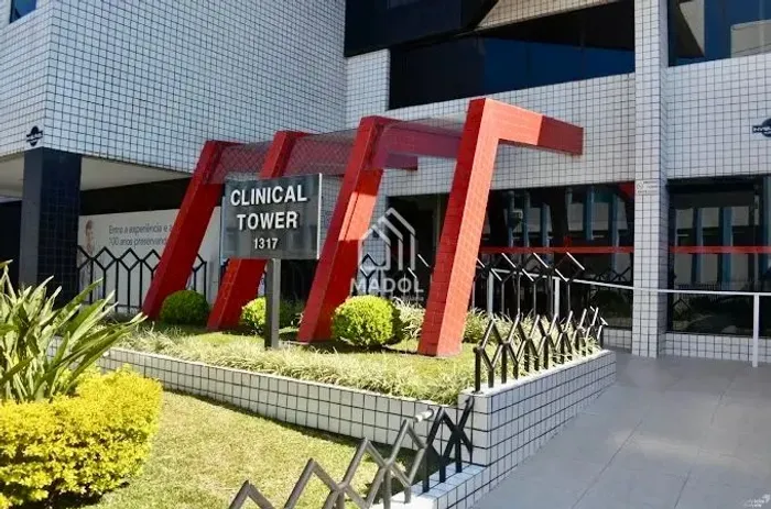 Sala comercial com ampla e escritório | Centro | R$ 1.300,00