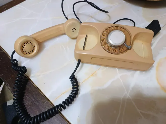 2 Telefones de mesa