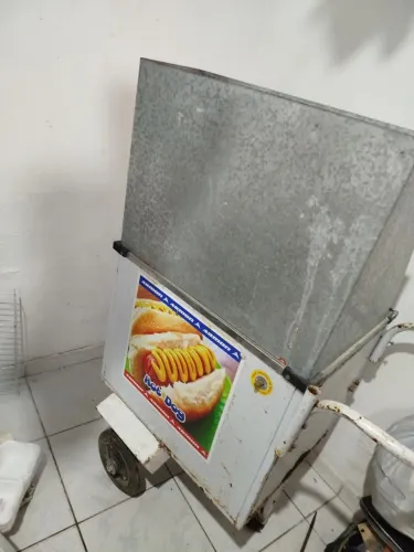 Vendo carrinho de cachorro quente