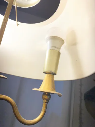 Lustre/luminaria antigo com marcas do tempo uma das lâmpadas não funciona