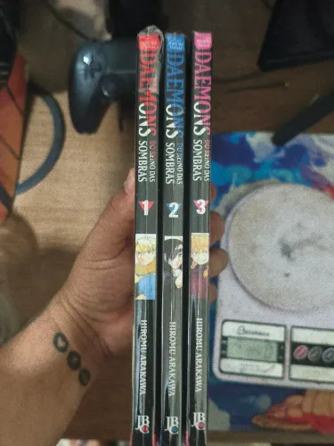 Yomi no tsugai volumes do 1 ao 3