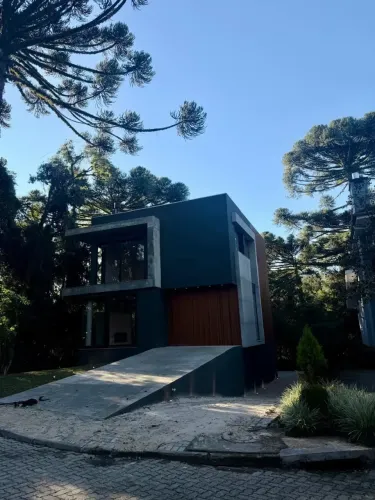 Casa de condomínio para venda possui 310 metros quadrados em Boeira - Canela - Rio Grande