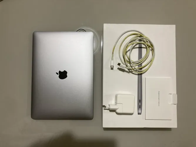 MacBook M1 