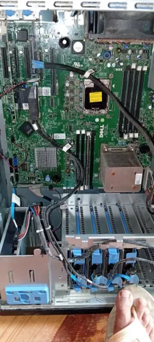 Servidor Dell PowerEdge T320 - Com Fonte - Ótimo Estado para Empresas ou Homelab