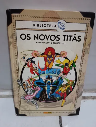 Os novos titãs (Biblioteca DC)