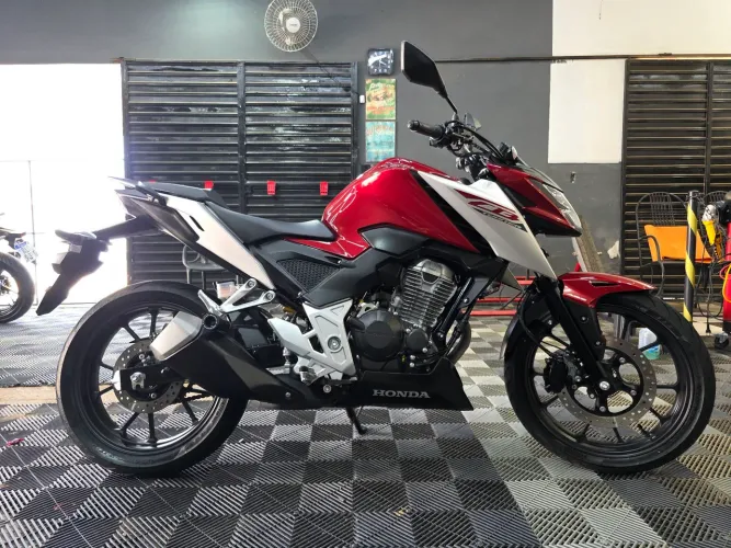 HONDA CB 300F TWISTER 2026/ 500km RODADOS