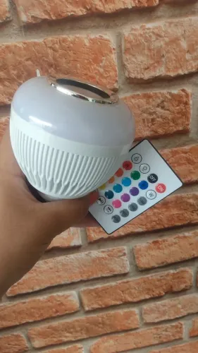 Lampada Musical Bluetooth, com controle remoto, E27