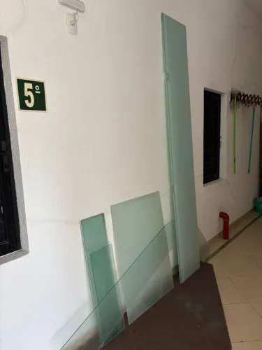 Doação vidros / prateleiras