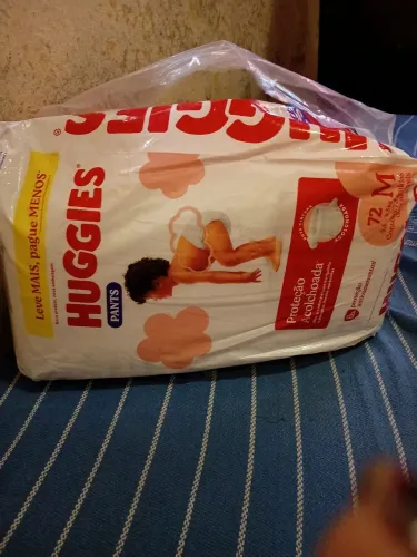 Vendo pacote de fralda m huggies modelo pants