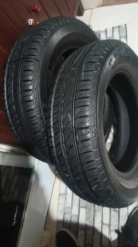 Dois Pneus aro 15 185/ 65 Remold