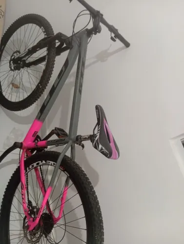 Bicicleta usada em pouco tempo