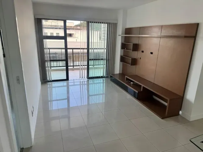 Apartamento para aluguel tem 77 metros quadrados com 2 quartos