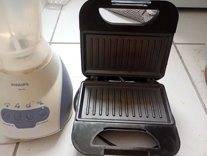 Liquidificador Philco + sanduicheira Britânia