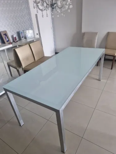 Mesa de jantar retangular
