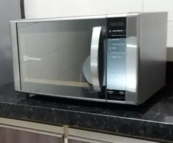 Microondas Eletrolux 31 litros de inox com grill 500,00 entrego