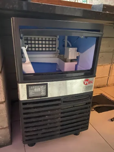 Máquina de Gelo Woc WK55B-C 55kg/dia