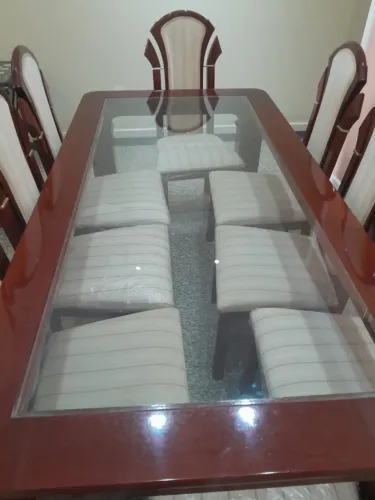 Mesa de Jantar Imponente 2,00m + 8 Cadeiras V-Shape | Design & Conforto