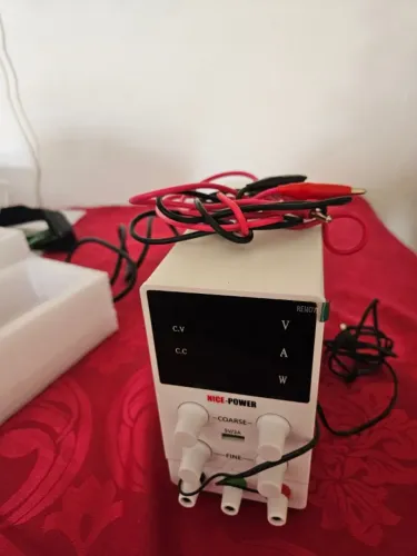 Fonte de Bancada 30V 10A