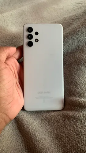 celular A32