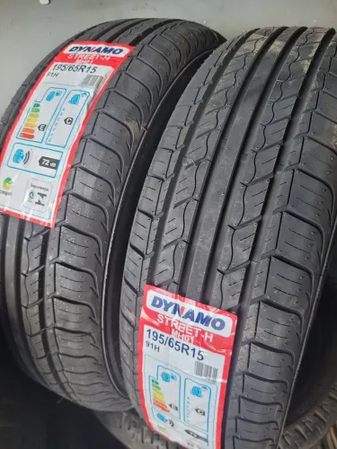 Pneu 195/65-R15 novo 02(dois) 780,00 reais serviços montagens inclusos tudo.