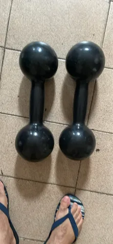 Halteres 10 kg cada emborrachado venda par.