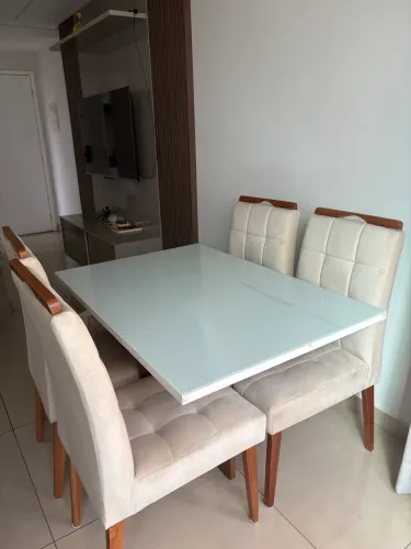 Mesa de jantar 4 lugares com tampo de vidro