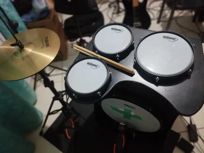 Tajon... completo...venda ou troca por bateria acústica